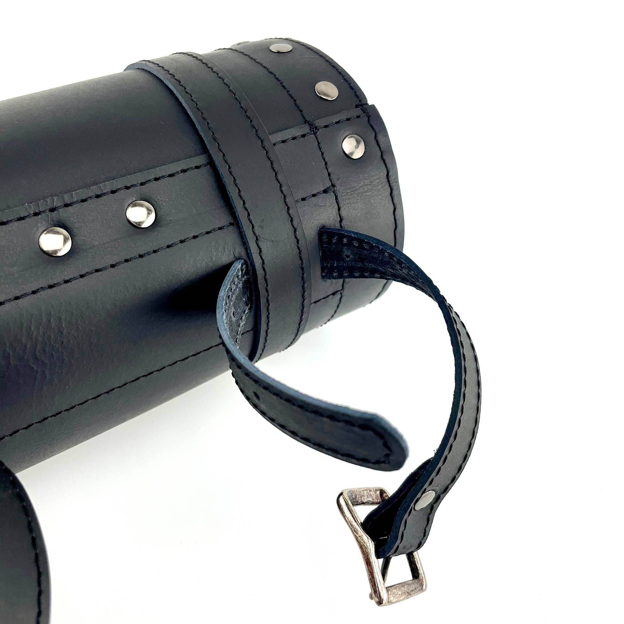 Image of Sac à outils rond de moto en cuir de buffle noir